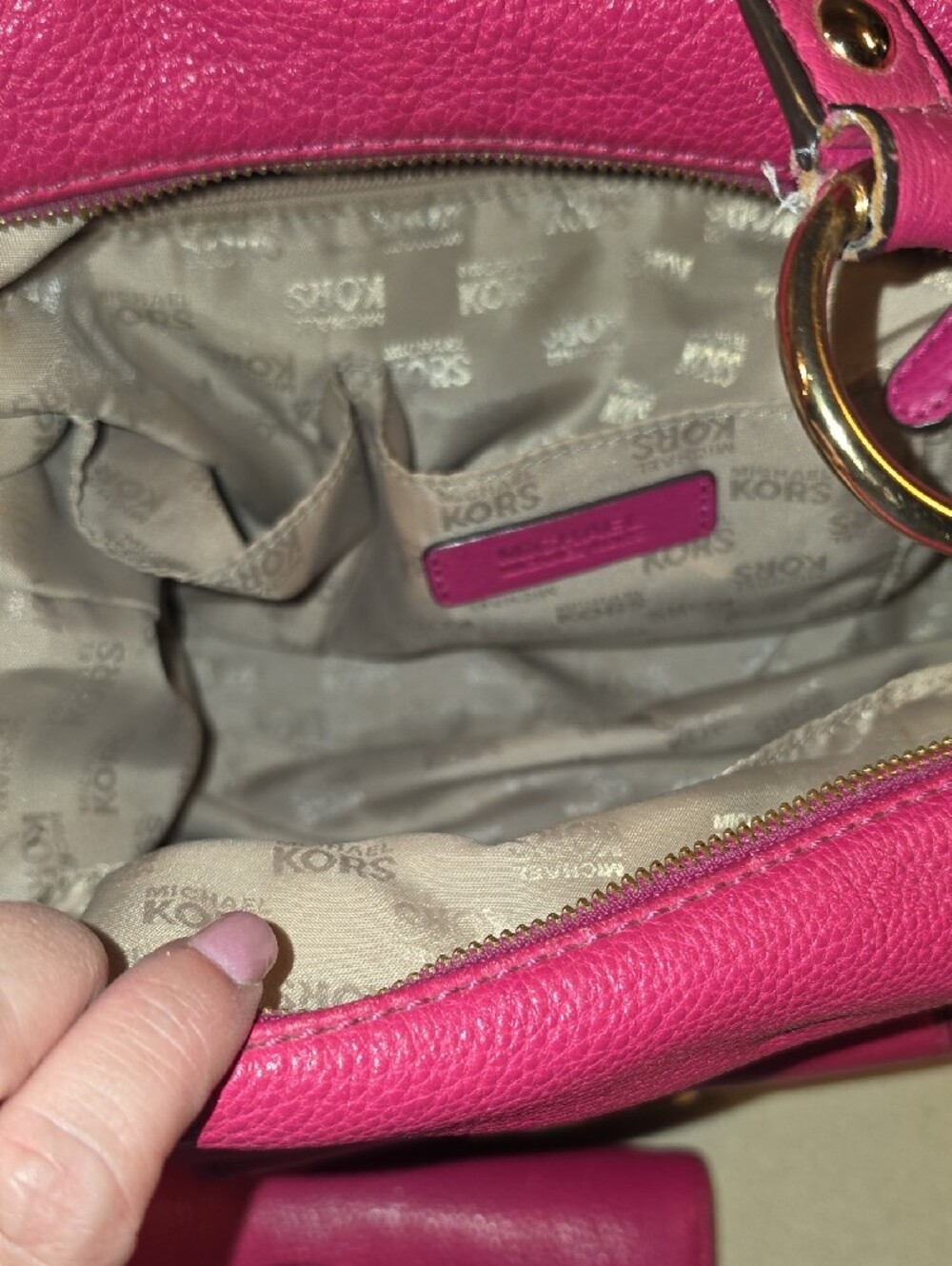 Michael Kors Hot Pink Leather Shoulder Bag with Matching Wallet - Picture 6 of 10